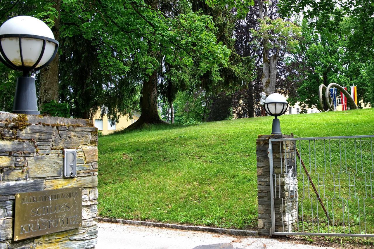 מלון קלגנפורט Bildungshaus Schloss Krastowitz מראה חיצוני תמונה